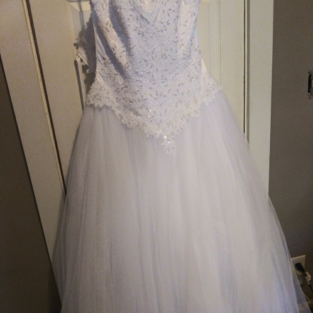 Wedding dress
